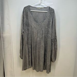 Anandas Collection Size 2X Gray Boho Festival Top with Cut-Out Embroidery